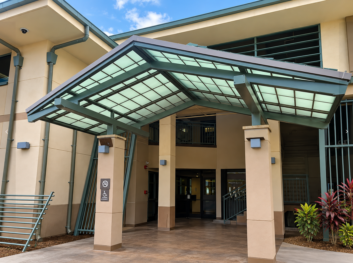 Department of Water - Lihue - entry canopy and storefront
